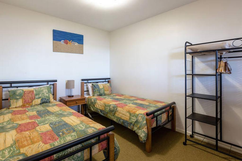 Beachfront Apartment Blackmans Bay Kingston Beach Bagian luar foto