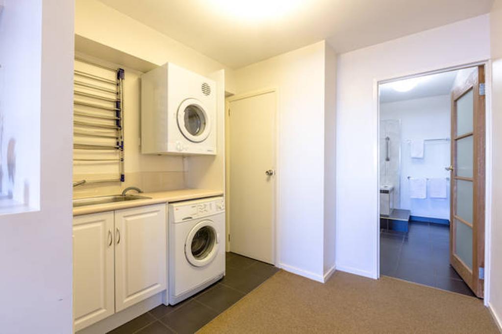Beachfront Apartment Blackmans Bay Kingston Beach Bagian luar foto